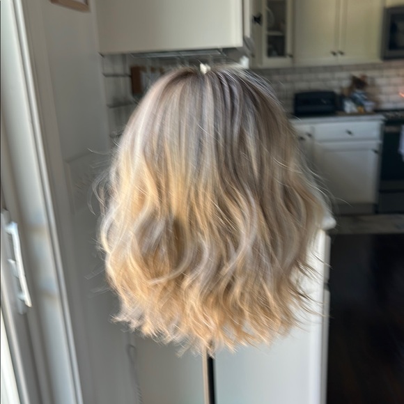 Raquel Welch Wavy Day-Iced Latte Macchiato - Picture 3 of 8